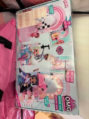 L.O.L. Surprise! OMG Shine On Salon & Spa Playset - Pink, Aqua, White